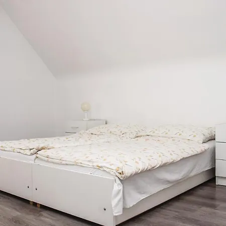 Beautiful In W/ 2 Bedrooms