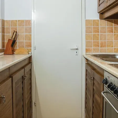 Beautiful In W/ 2 Bedrooms *