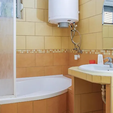 Beautiful In W/ 2 Bedrooms Ferienhaus
