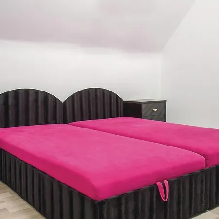 Beautiful In W/ 2 Bedrooms